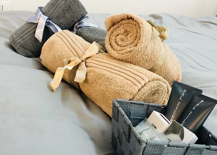 Santa Viola House - By Aydeshouse