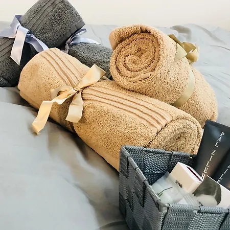 Santa Viola House - By Aydeshouse